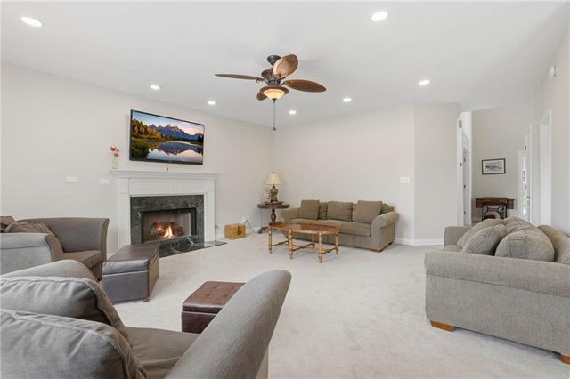 200 Finsbury Park Court, Suwanee, GA 30024