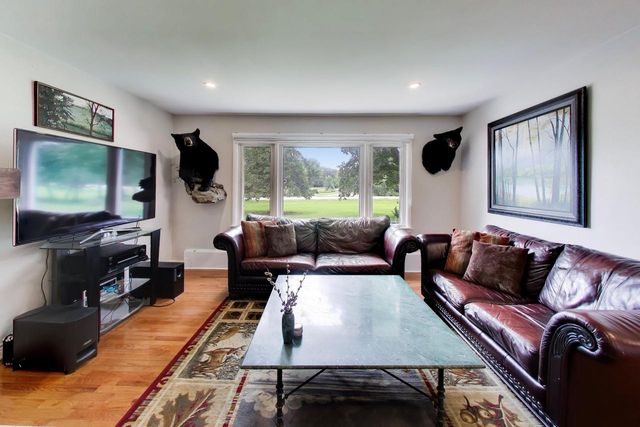 17211 Winfield ROAD, Bristol, WI 53104