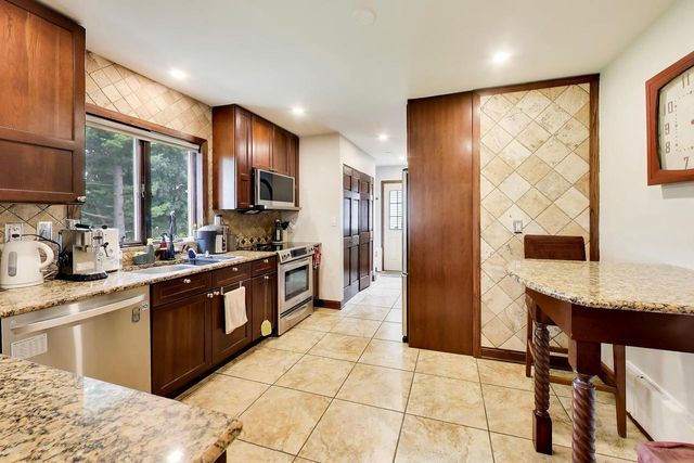 17211 Winfield ROAD, Bristol, WI 53104