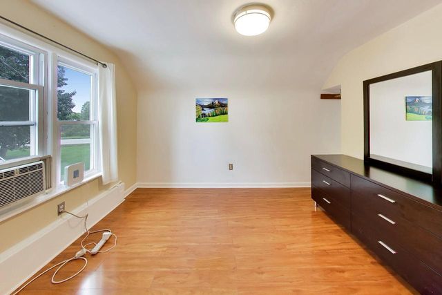 17211 Winfield ROAD, Bristol, WI 53104