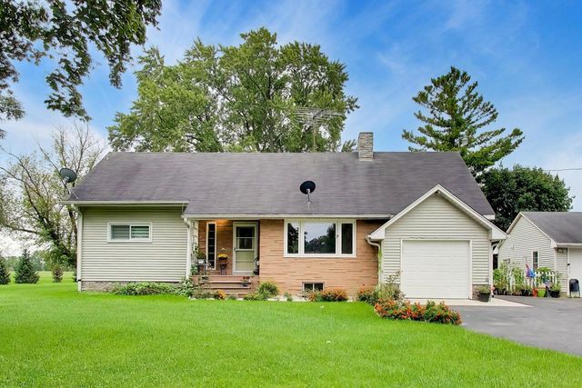 17211 Winfield ROAD, Bristol, WI 53104
