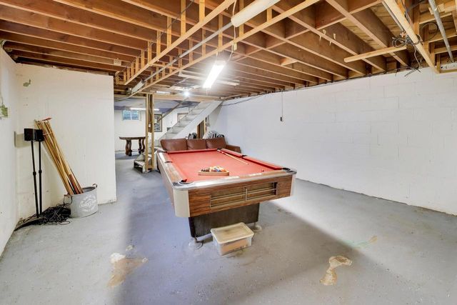 17211 Winfield ROAD, Bristol, WI 53104