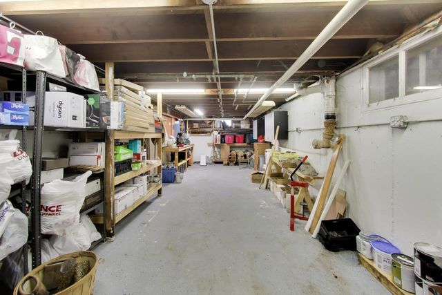 17211 Winfield ROAD, Bristol, WI 53104