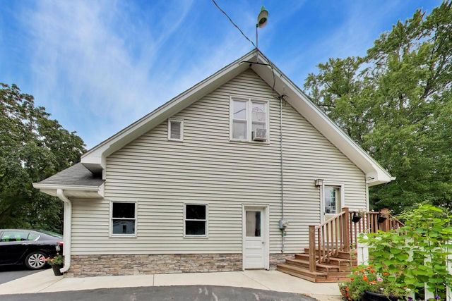 17211 Winfield ROAD, Bristol, WI 53104