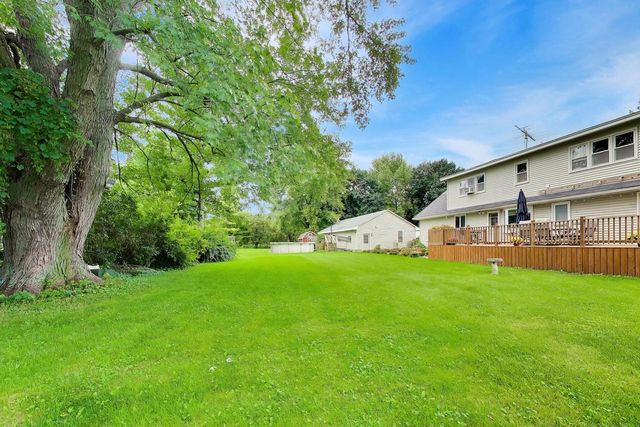 17211 Winfield ROAD, Bristol, WI 53104