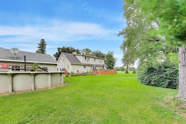 17211 Winfield ROAD, Bristol, WI 53104