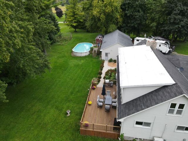 17211 Winfield ROAD, Bristol, WI 53104