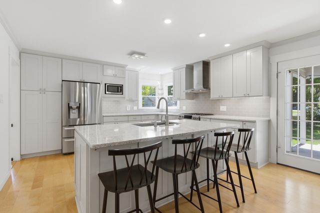 93 Shadowmoss Parkway, Charleston, SC 29414