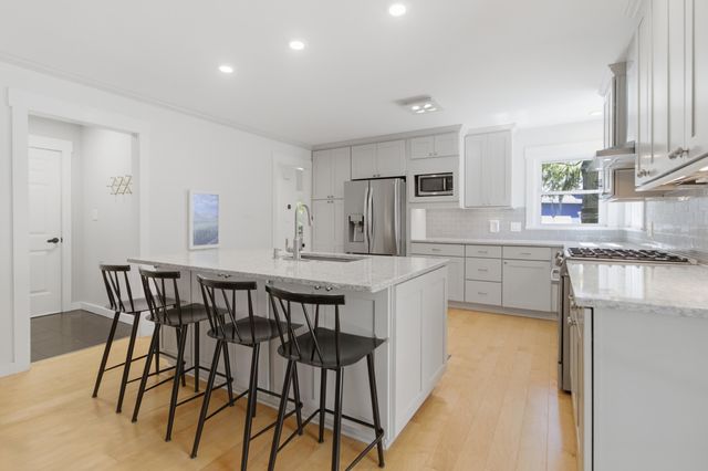 93 Shadowmoss Parkway, Charleston, SC 29414