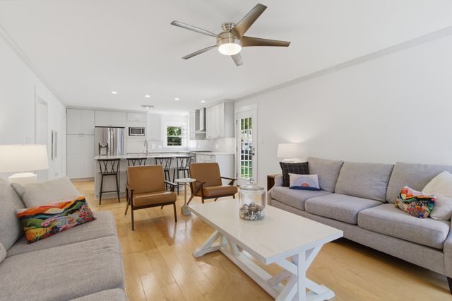 93 Shadowmoss Parkway, Charleston, SC 29414