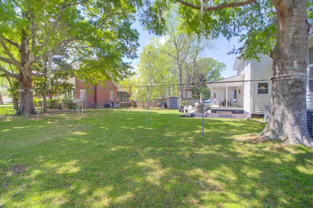 93 Shadowmoss Parkway, Charleston, SC 29414