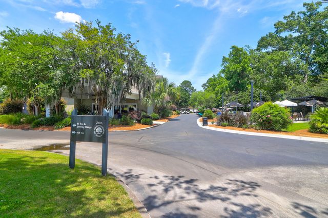 93 Shadowmoss Parkway, Charleston, SC 29414