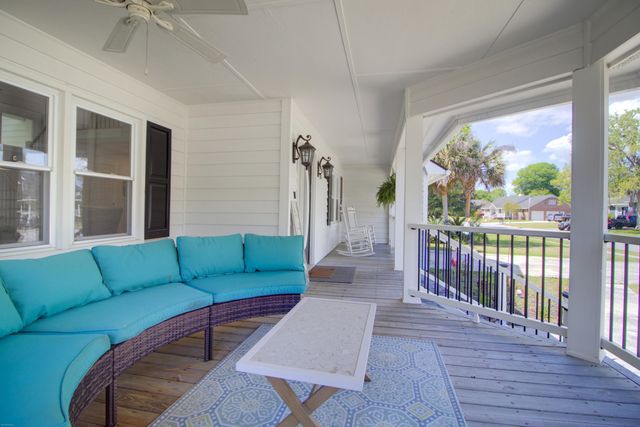 93 Shadowmoss Parkway, Charleston, SC 29414