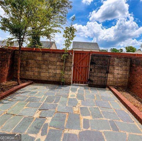 3254 Strawberry Lane, Decatur, GA 30034