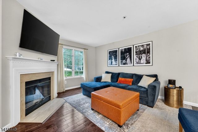 224 Cambridge Dr, Ramsey Boro, NJ 07446
