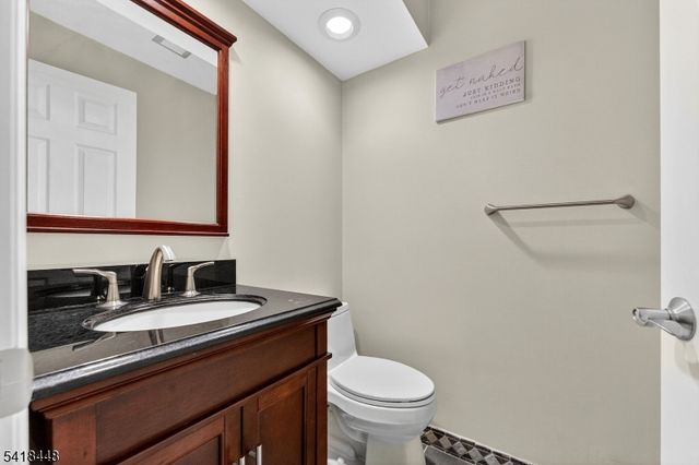 224 Cambridge Dr, Ramsey Boro, NJ 07446