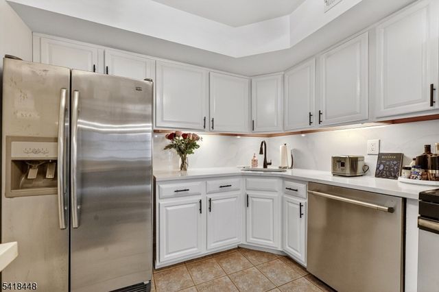224 Cambridge Dr, Ramsey Boro, NJ 07446