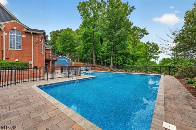 224 Cambridge Dr, Ramsey Boro, NJ 07446