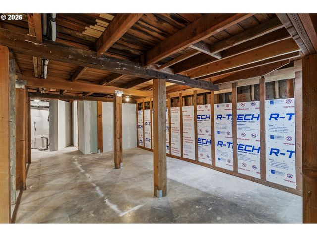 998 1ST Ave, Vernonia, OR 97064