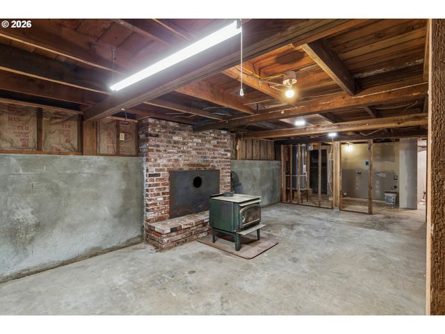 998 1ST Ave, Vernonia, OR 97064