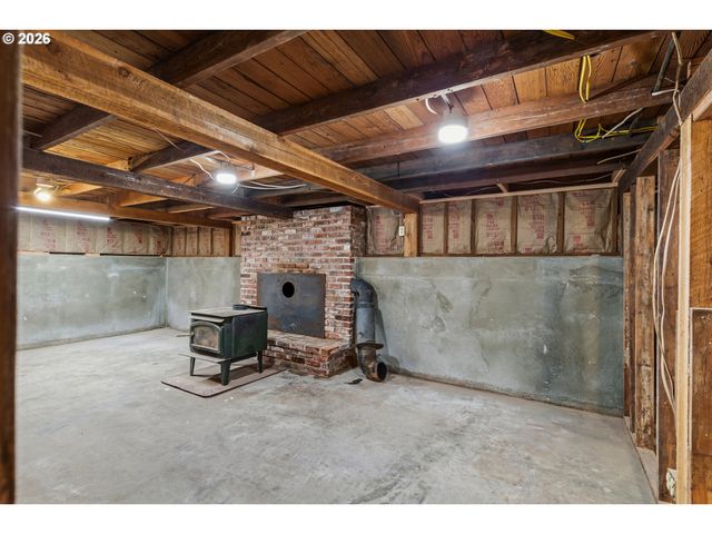 998 1ST Ave, Vernonia, OR 97064