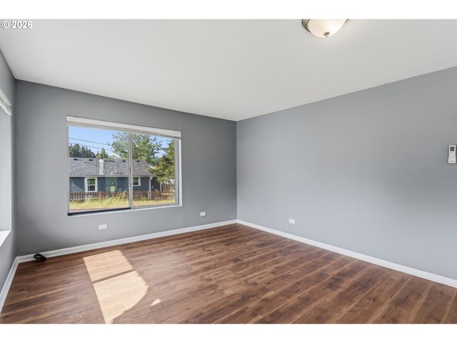 998 1ST Ave, Vernonia, OR 97064