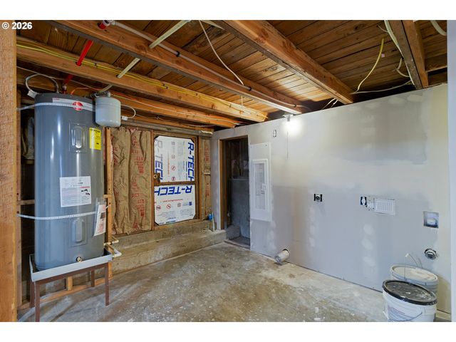 998 1ST Ave, Vernonia, OR 97064