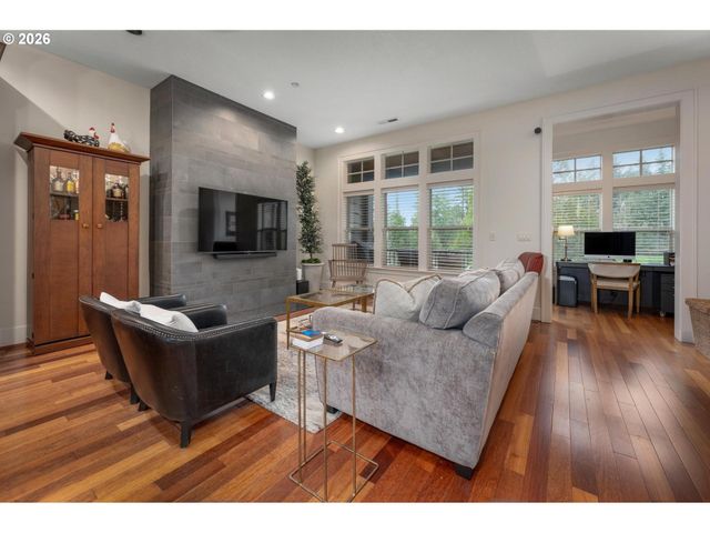 10239 Sw TAYLOR St, Portland, OR 97225