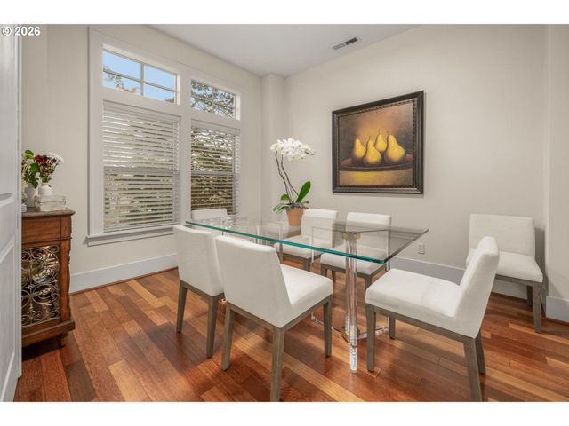 10239 Sw TAYLOR St, Portland, OR 97225