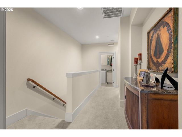 10239 Sw TAYLOR St, Portland, OR 97225