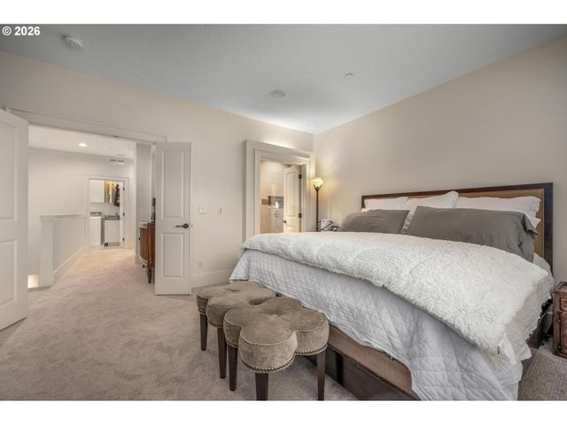 10239 Sw TAYLOR St, Portland, OR 97225