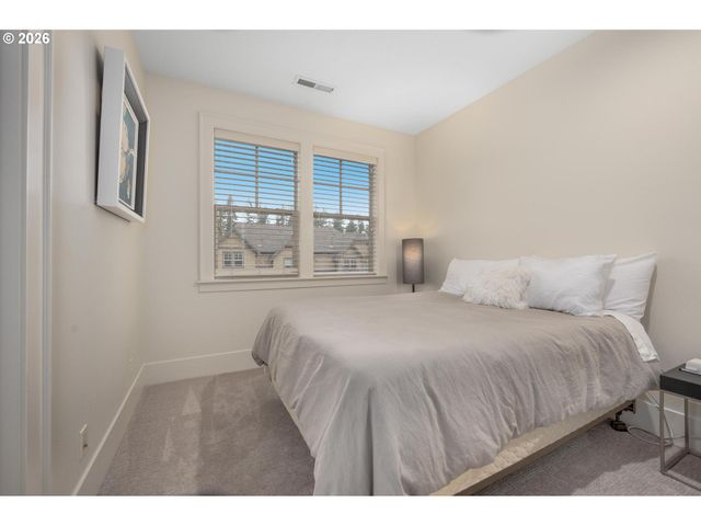 10239 Sw TAYLOR St, Portland, OR 97225