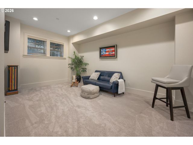 10239 Sw TAYLOR St, Portland, OR 97225