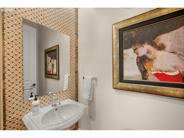 10239 Sw TAYLOR St, Portland, OR 97225