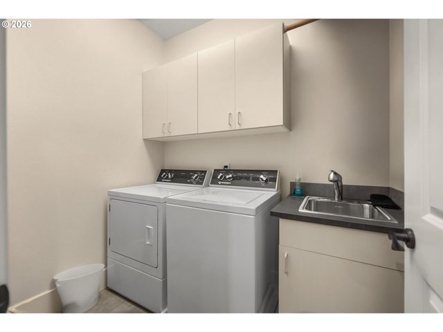 10239 Sw TAYLOR St, Portland, OR 97225