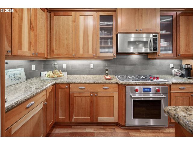 10239 Sw TAYLOR St, Portland, OR 97225