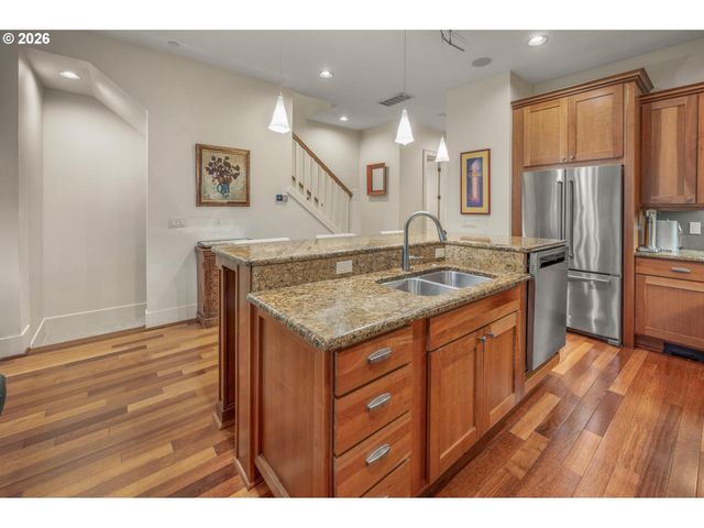 10239 Sw TAYLOR St, Portland, OR 97225