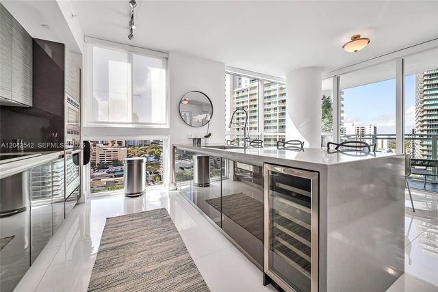 1080 Brickell Ave 1601, Miami, FL 33131