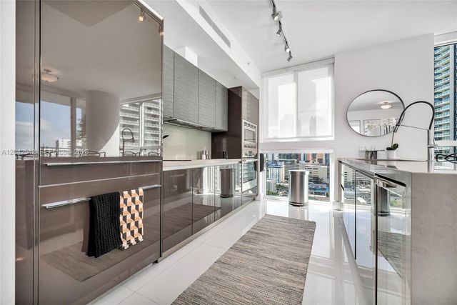 1080 Brickell Ave 1601, Miami, FL 33131