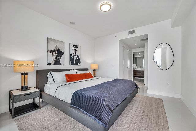 1080 Brickell Ave 1601, Miami, FL 33131