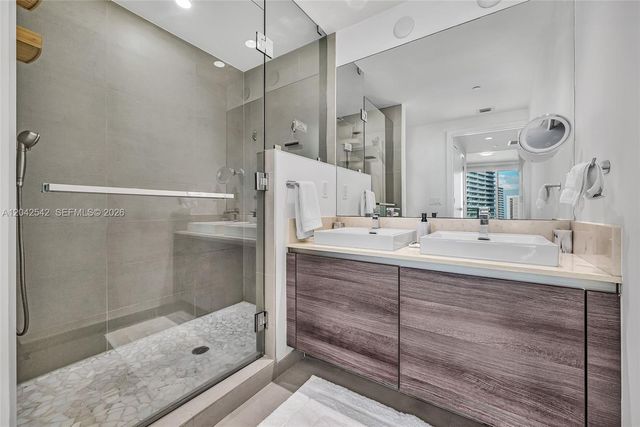1080 Brickell Ave 1601, Miami, FL 33131