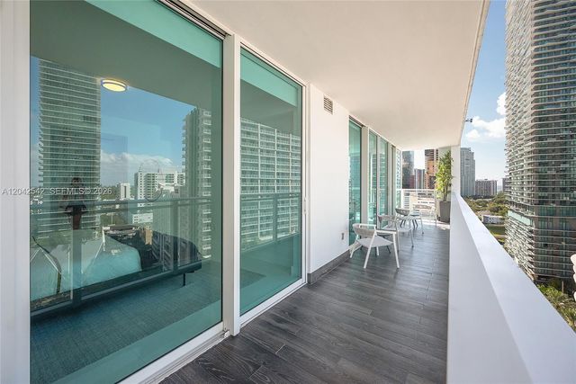 1080 Brickell Ave 1601, Miami, FL 33131