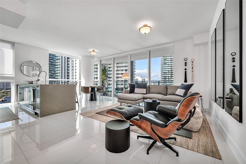 1080 Brickell Ave 1601, Miami, FL 33131