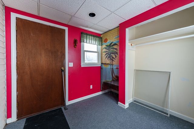 8 Apache Rd, Bellingham, MA 02019