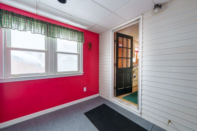 8 Apache Rd, Bellingham, MA 02019