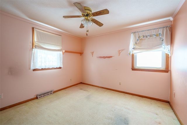 8 Apache Rd, Bellingham, MA 02019