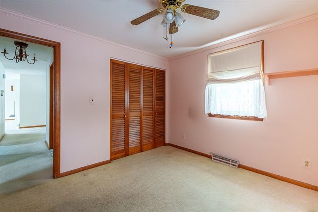 8 Apache Rd, Bellingham, MA 02019