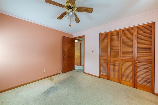 8 Apache Rd, Bellingham, MA 02019