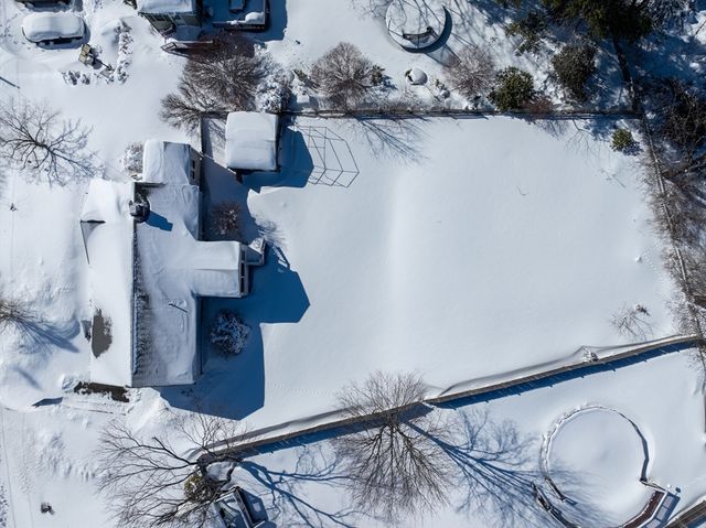 8 Apache Rd, Bellingham, MA 02019