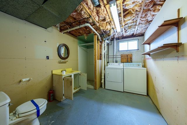 8 Apache Rd, Bellingham, MA 02019